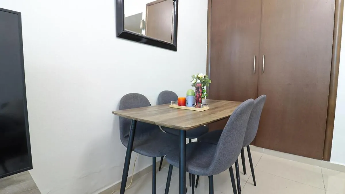 Elegant Studio Near Burj Khalifa Pool And Gym Dubai Apartment